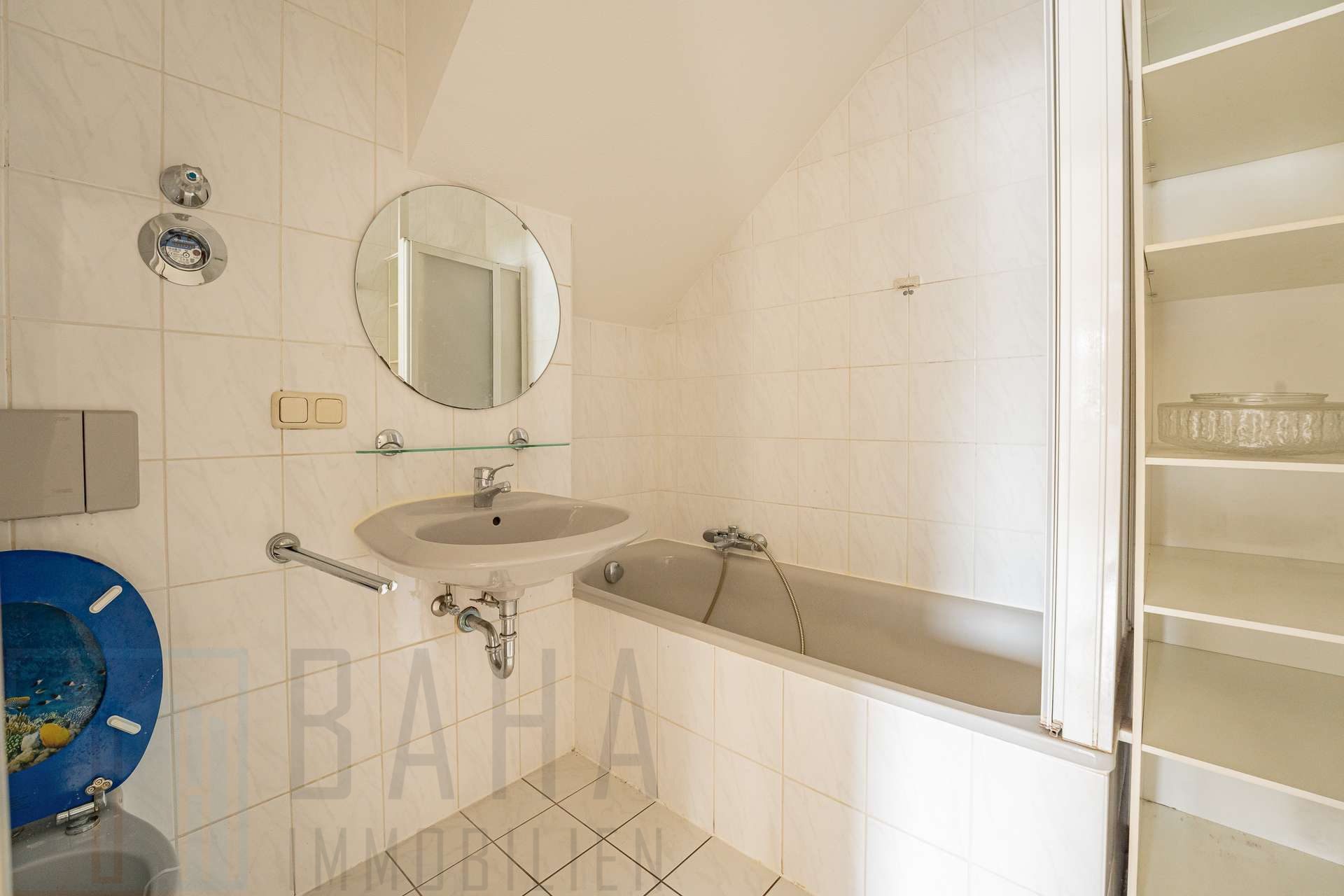 Bad mit Wanne